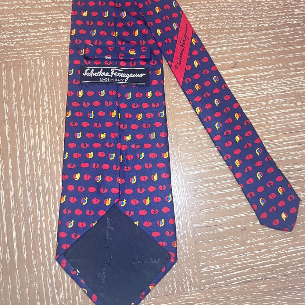 Salvatore Ferragamo Navy/Red Tie Eggs and Birds. - Picture 3 of 4